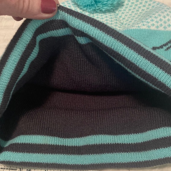 L.L. Bean knit hat, like new! Soft and warm!💚 - Picture 2 of 4